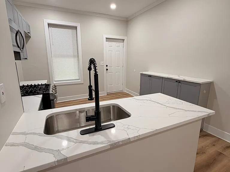 420 E 28th St #1 — Photo 5