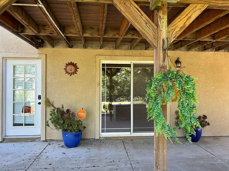 Stanford Ave — Photo 3