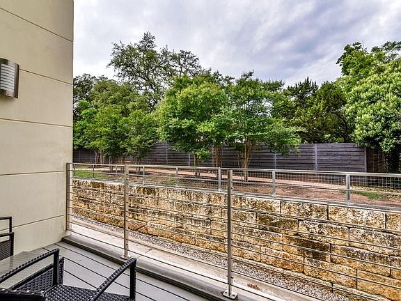 4th image of 604 N Bluff Dr Unit 251
