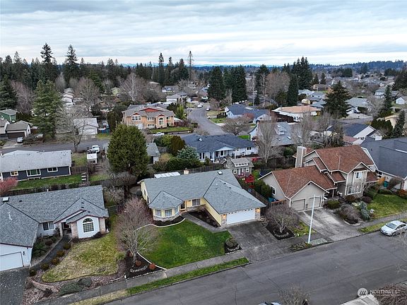 3rd image of 402 NW 131st Street