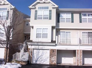 1064 Shadowlawn Dr #700, Green Brook, NJ 08812