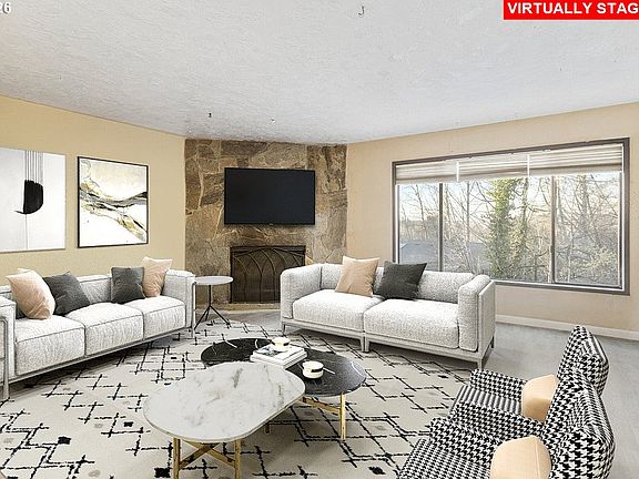 4th image of 24044 NE Treehill Dr