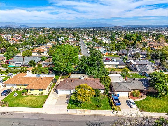 3rd image of 5137 Peacock Ln