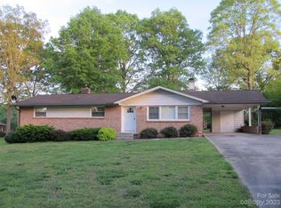 1928 36th Ave NE, Hickory, NC 28601