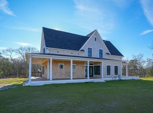 31 Double Ox Rd, Oak Bluffs, MA 02557