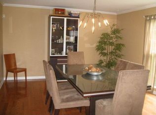 221 Scarlet Oak Rd, Turnersville, NJ 08012