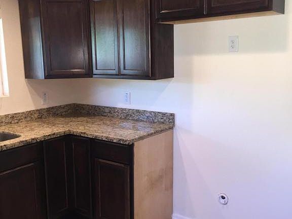 3rd image of 15433 N Greasewood St