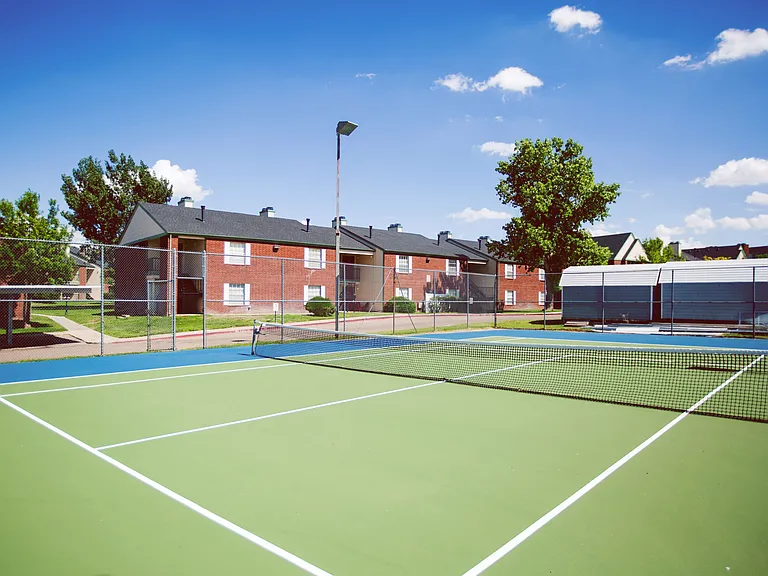 Quail Creek Apartments & Duplexes — Photo 9