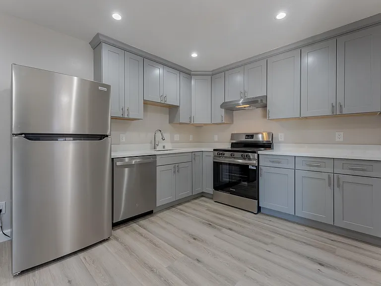 929 Gretchen Ln #929 — Photo 5