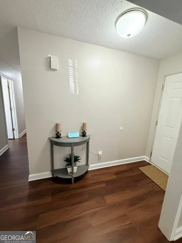 4 bed, 3.0 bath, 1619 sqft, $2,500 — Photo 3