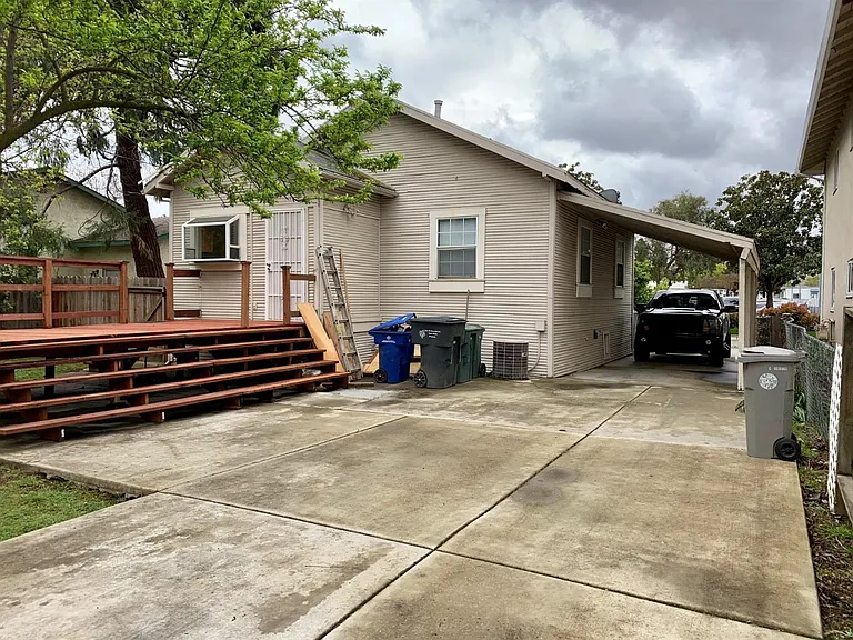 4649 V St — Photo 12