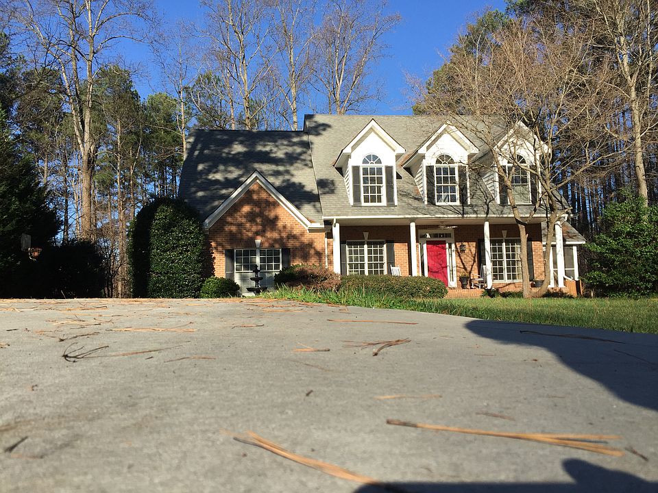 1st image of 145 Lynn Cove Ln