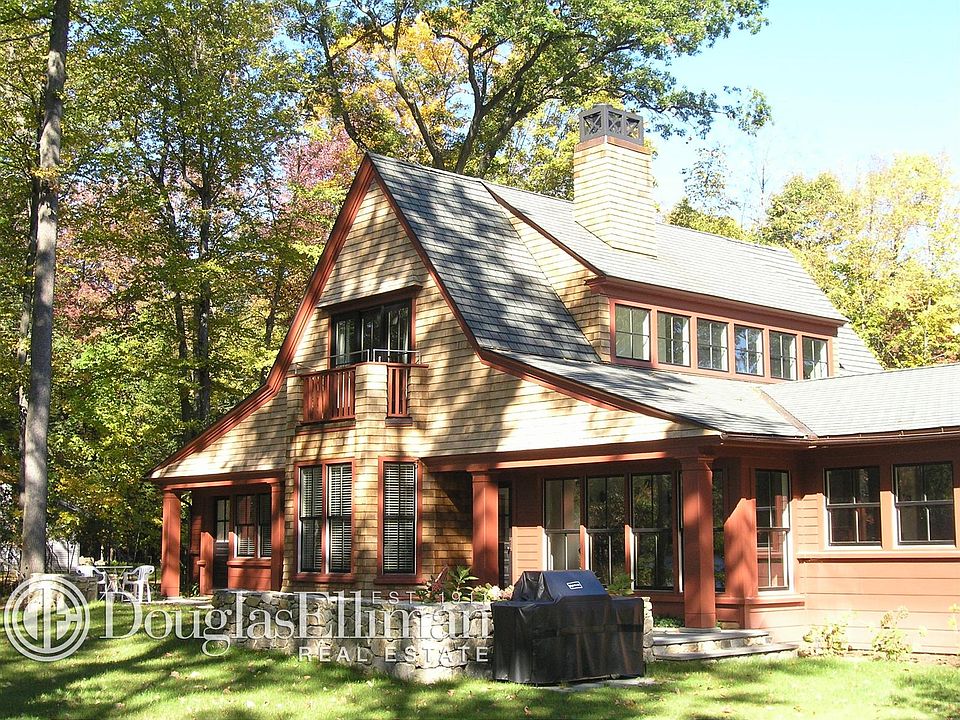 1st image of 136 Kittredge Dr
