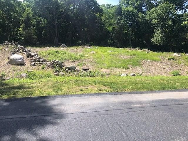 2nd image of 8 No Bottom Ridge Rd