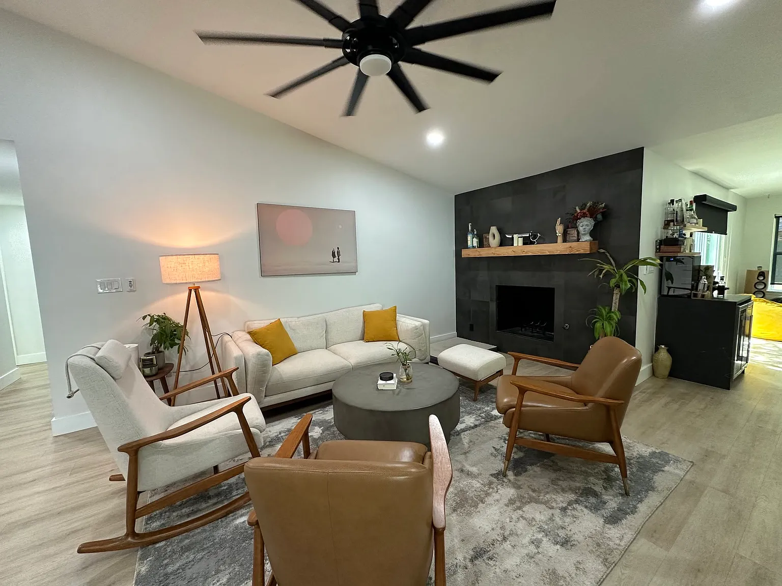 4 bed, 1761 sqft, $3,800 — Photo 2