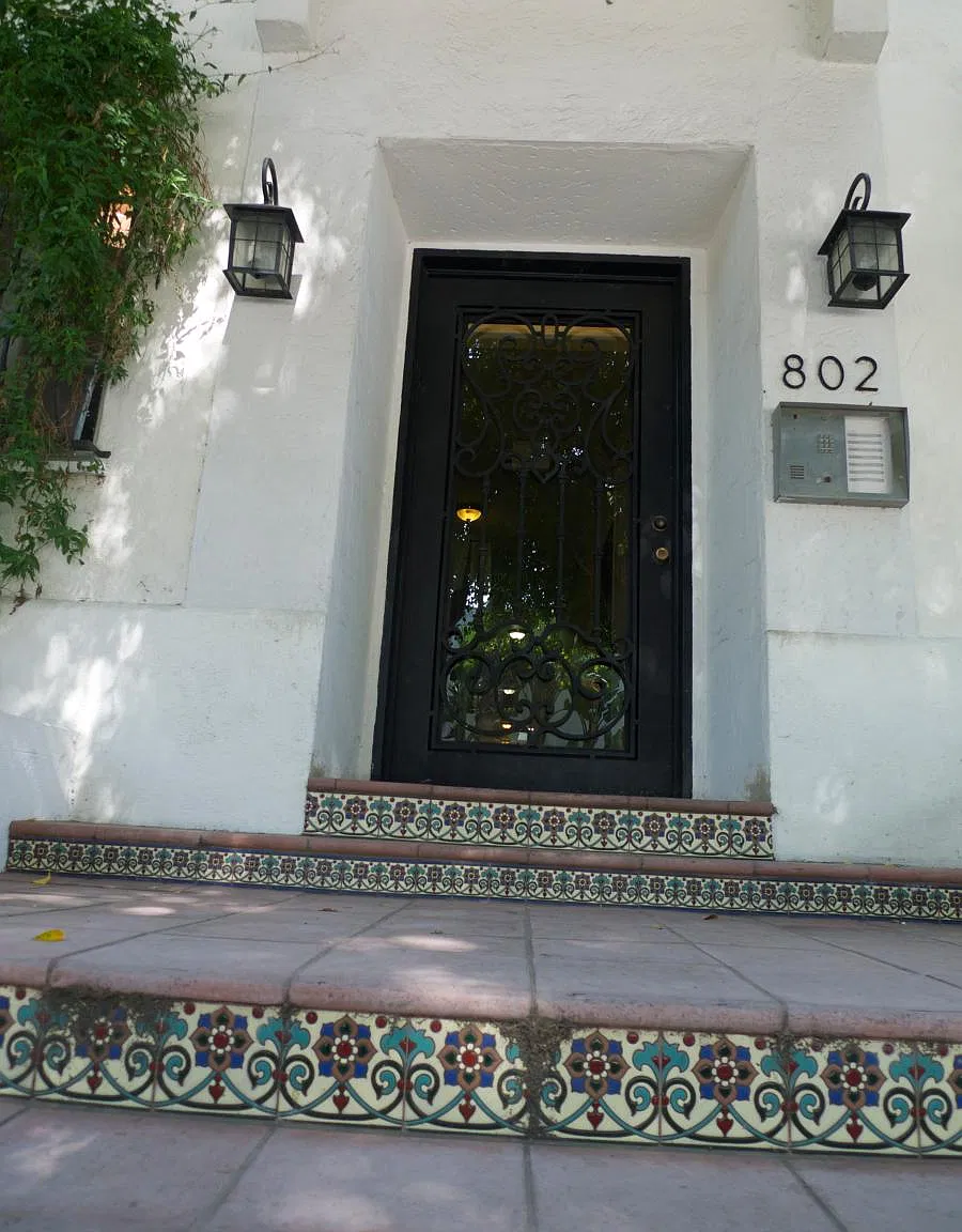 802 N Sweetzer Ave — Photo 4