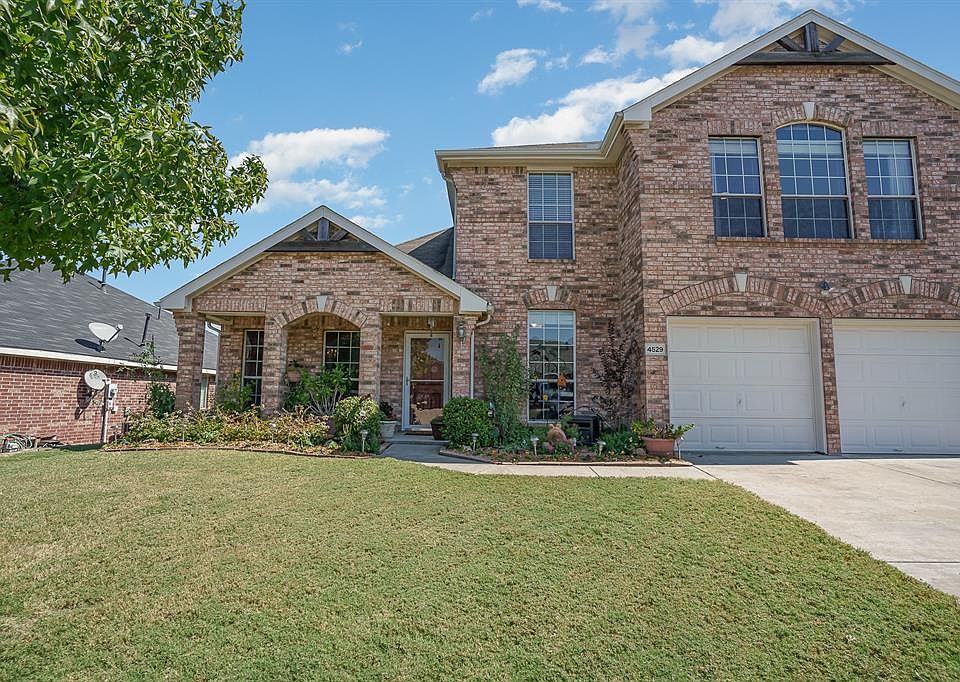 1st image of 4529 Clear Lake Ln