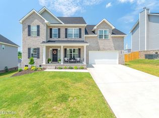 8215 Equinox Ln, Powell, TN 37849