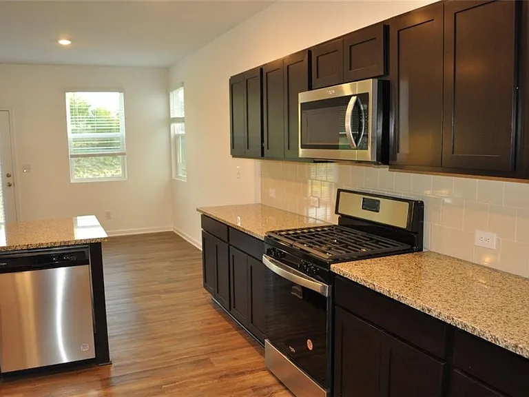 5745 Thornton Dr — Photo 10