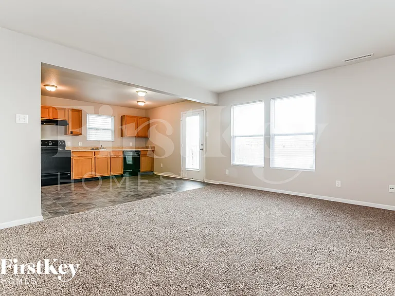 8624 Hosta Way — Photo 6