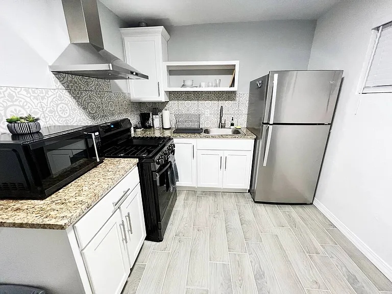 Full Kitchen