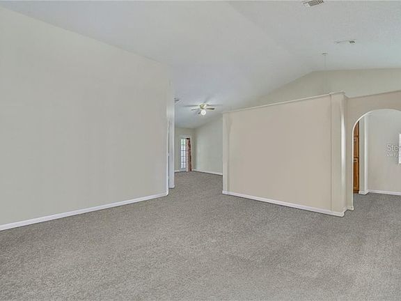 4th image of 1090 McKinnon Ave