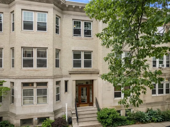 76 Marshal St #2, Brookline, MA 02446