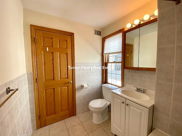 241 W 3rd St #2A — Photo 13