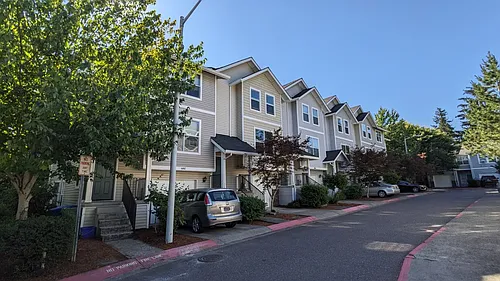 Halsey East Townhomes Photo 1