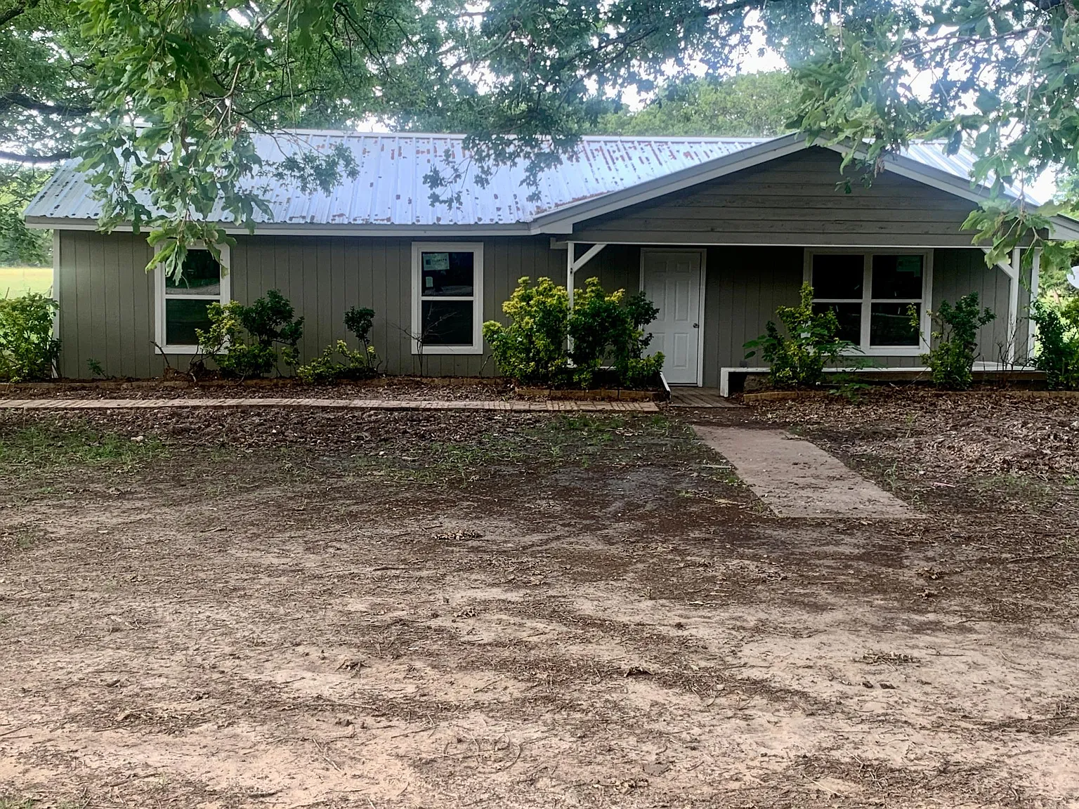 3 bed, 1392 sqft, $2,000 — Photo 2