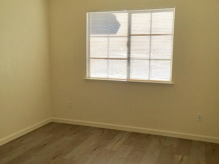 3960 Regatta Dr — Photo 13