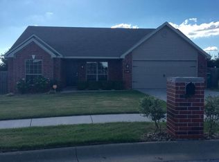 6400 S 52nd St, Rogers, AR 72758