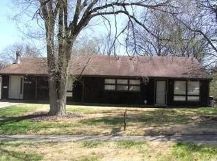 2804 SW Moundview Dr, Topeka, KS 66614