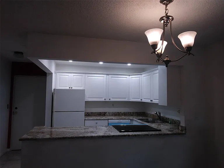 5951 NE 14th Ln #301 — Photo 9