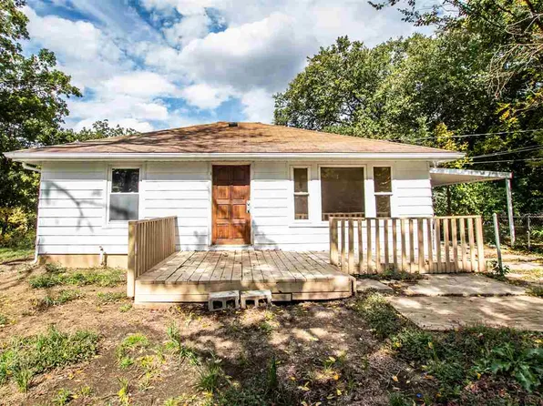 206 W Forest Ave, East Peoria, IL 61611