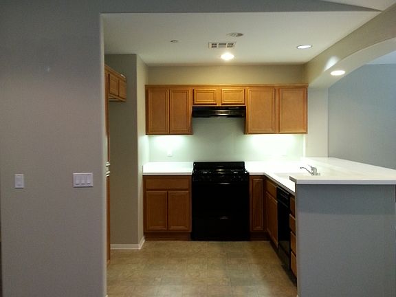 4th image of 65568 Acoma Ave APT 102