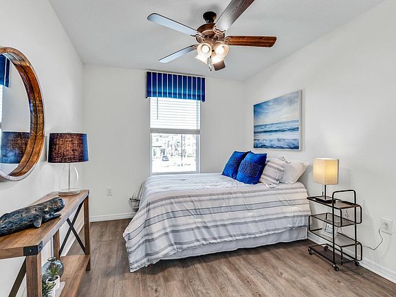 3rd image of 27627 York Haror Pl