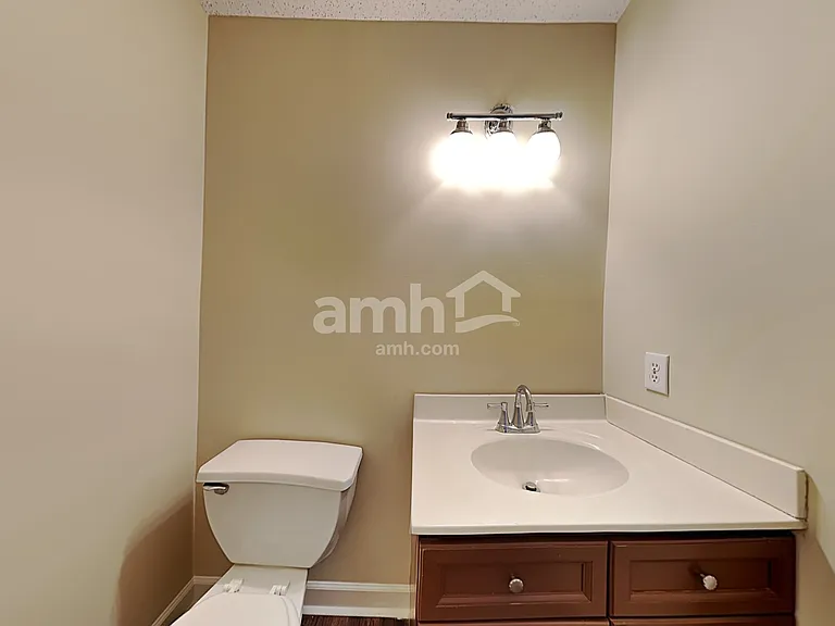 1605 Glenn Meade Dr — Photo 8