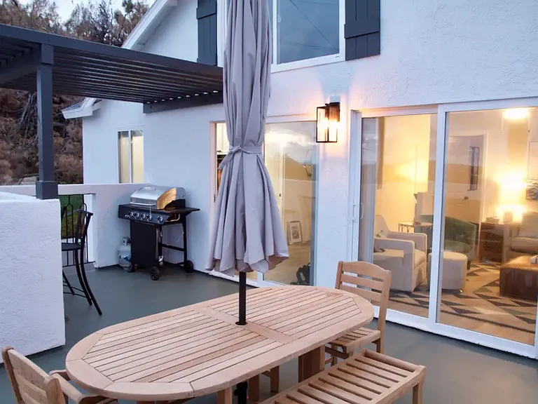 2306 Chalcedony St — Photo 46