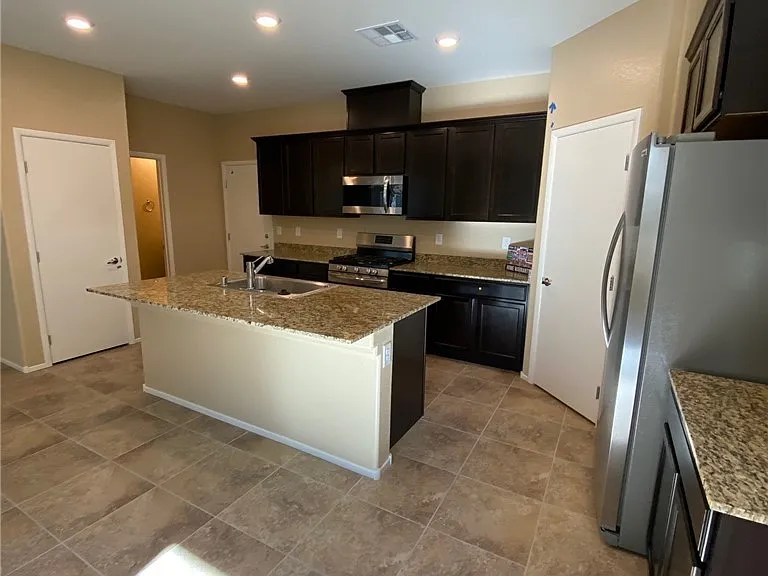 7312 Halo Falls St — Photo 5