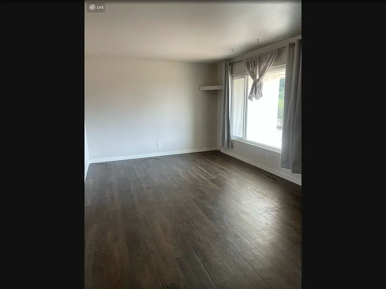 1917 Hallam Ave — Photo 2