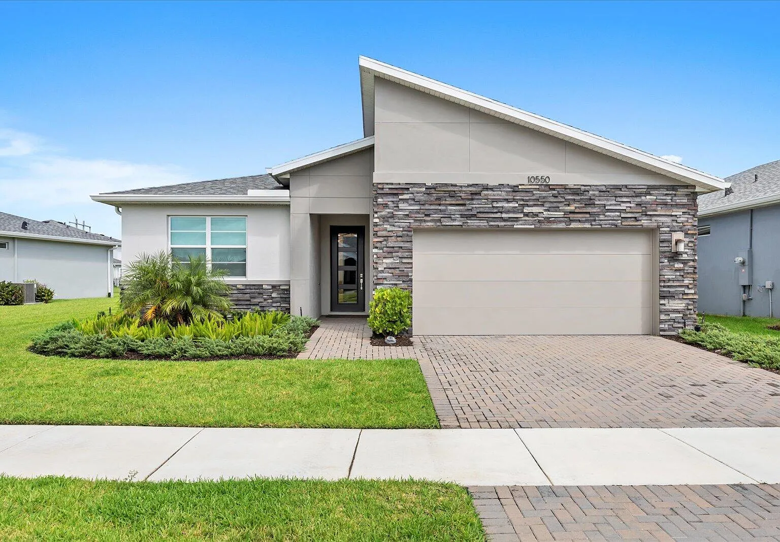 3 bed, 2.5 bath, 2209 sqft, $3,750 — Photo 1