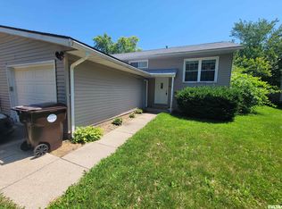 2520 S Skyway Rd, Peoria, IL 61607