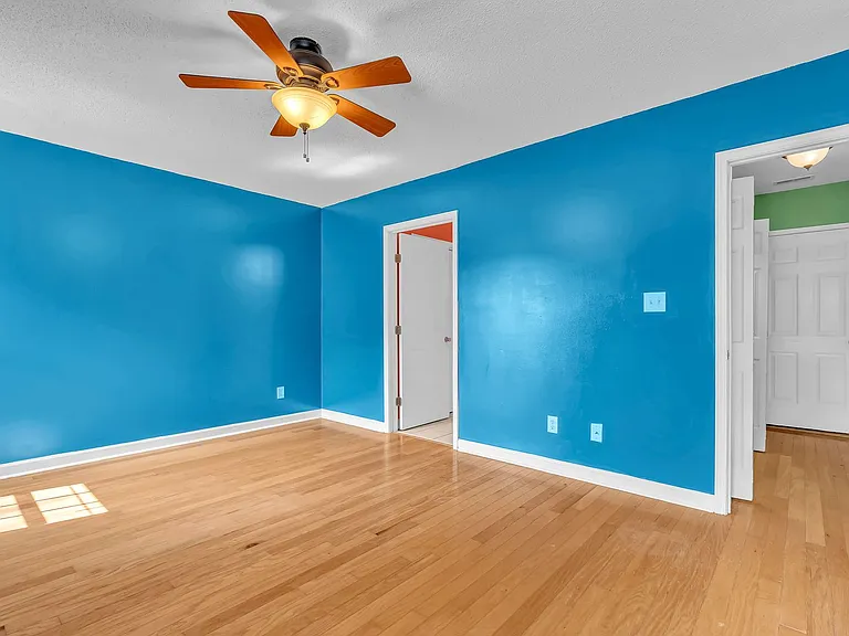 403 Arabian Ln — Photo 29