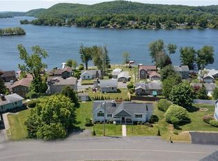 6 Longview Dr, Brookfield, CT 06804