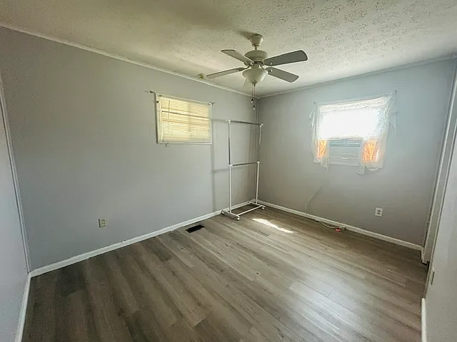 3 bed, 960 sqft, $1,700 — Photo 4
