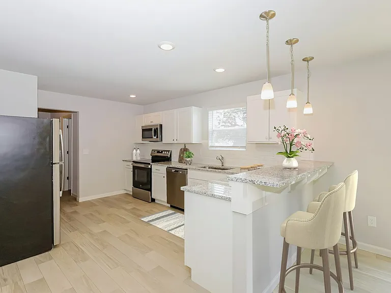 613 Courtyard Pl — Photo 13
