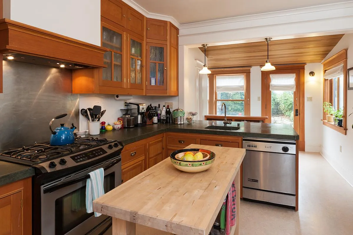 2 bed, 1000 sqft, $4,050 — Photo 3