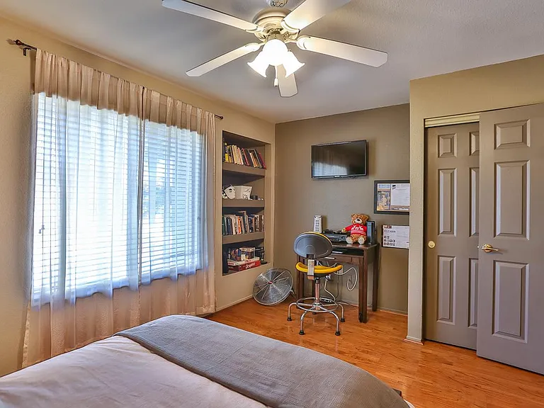 2657 Seashore Dr — Photo 38