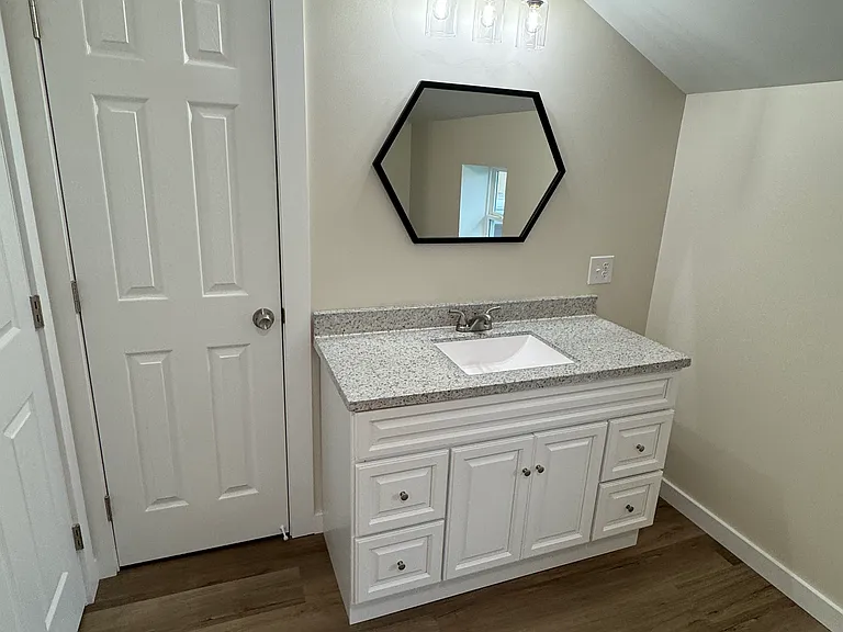 600 E Main St #2 — Photo 3